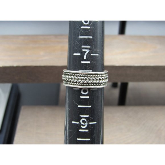 Size 7.75 Sterling Silver Tire Pattern Band Ring - Picture 4 of 6